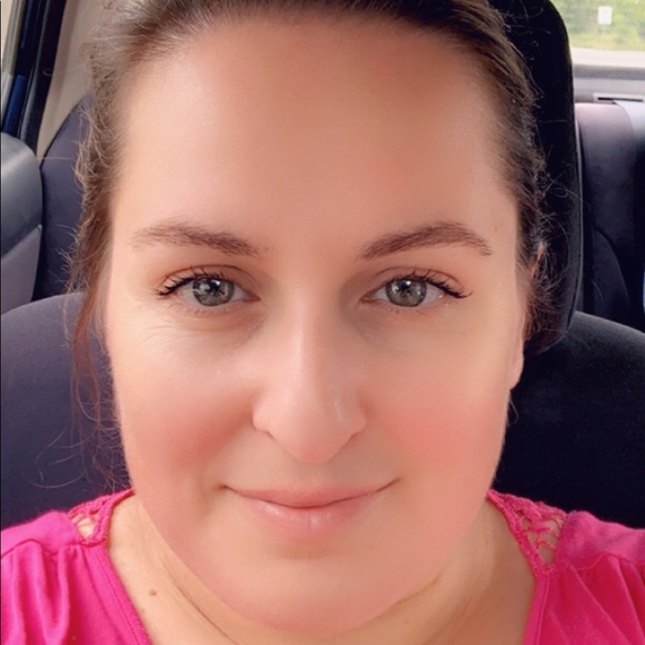 Meet your Posher, Liz - Picture 1 of 1